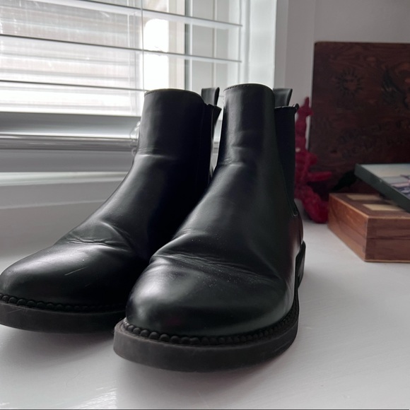 ASOS Black Chunky Chelsea Boots - Picture 2 of 4